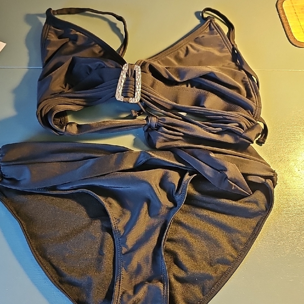 Black Bikini with Silver Detail.‎ By Antiqua. No Size Tag. MEDUIM ?